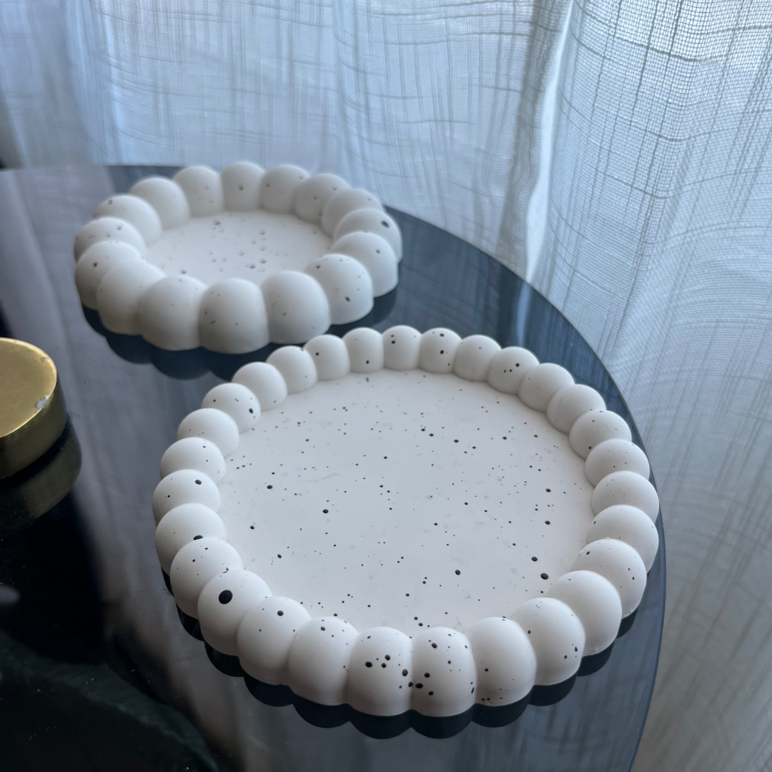 B O B B I  Tray White with Black speckle
