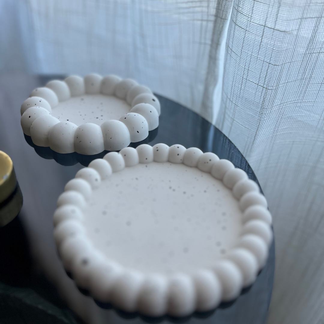 B E C C I E  Tray White with Black speckle