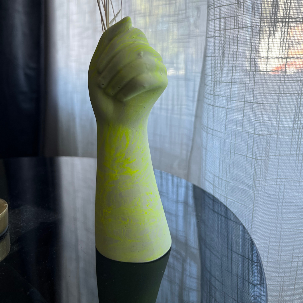 S T E L L A Vase Neon yellow