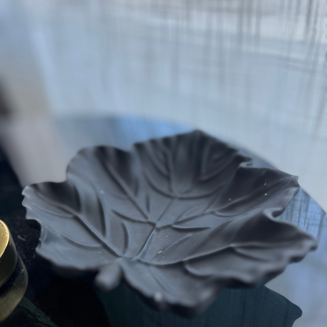 G A I A Leaf tray Black - Witte Art