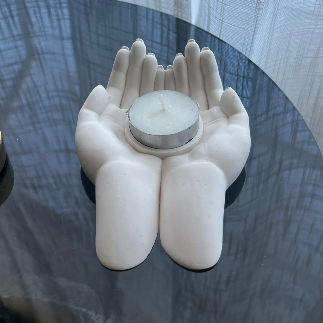 L Y D I A candle holder with cradling hands white
