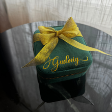 Load image into Gallery viewer, D A L I A  Personalized Travel jewelry box with name Deluxe - Green
