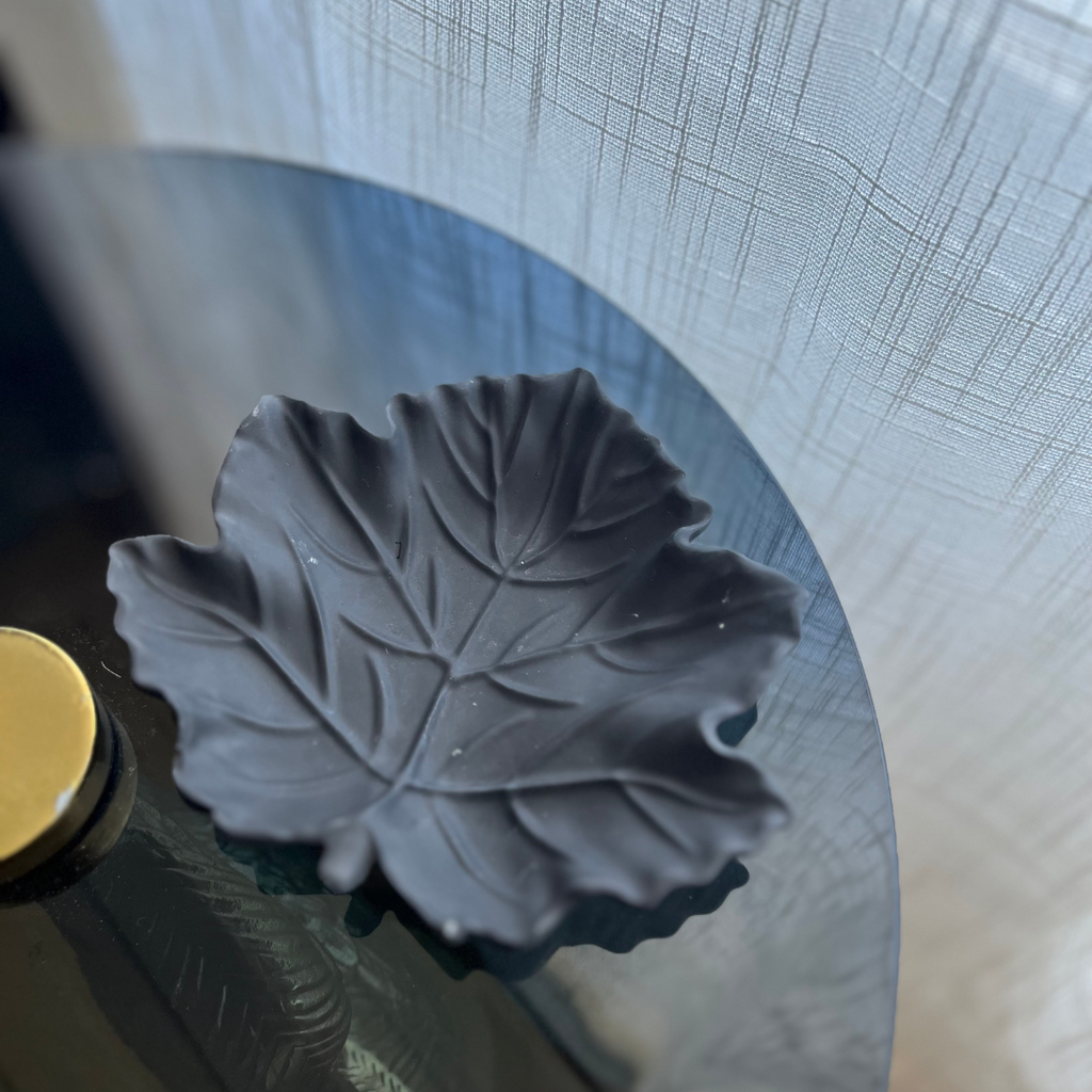 G A I A Leaf tray Black - Witte Art