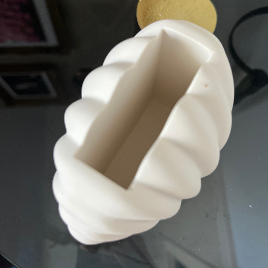 M O L L Y  Vase White
