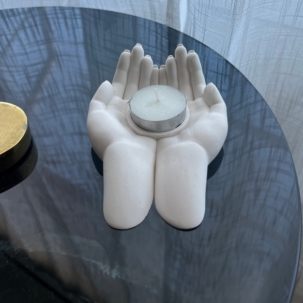 L Y D I A candle holder with cradling hands white