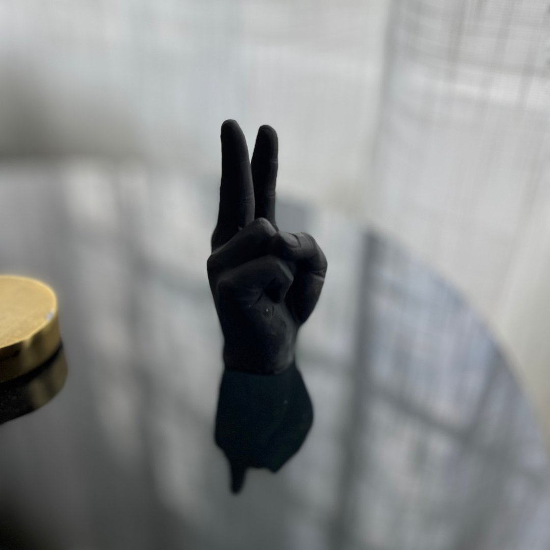 P E A C E Ring holder Black - Witte Art