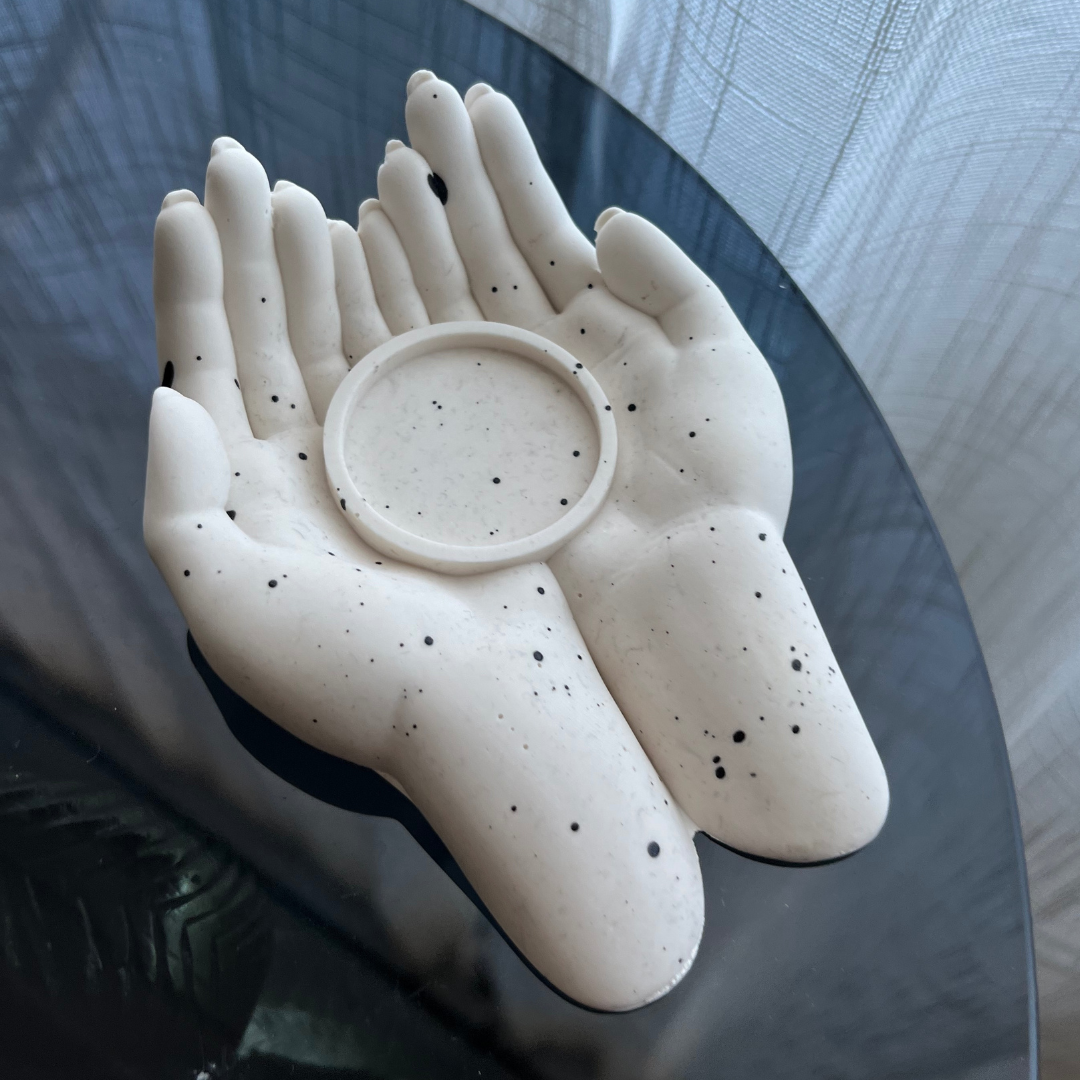 L Y D I A  candle holder with cradling hands White with Black speckle - Witte Art