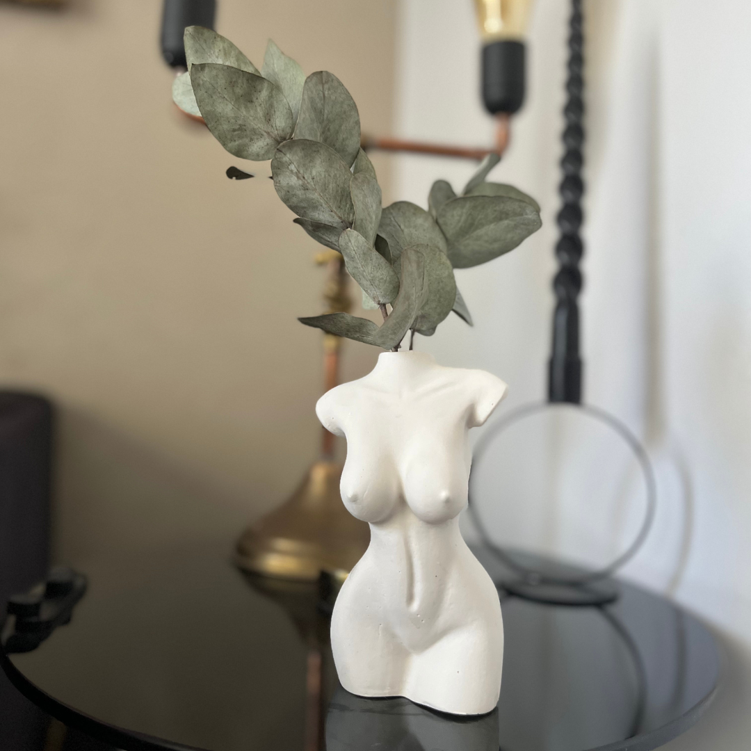 V A N E S S A Vase