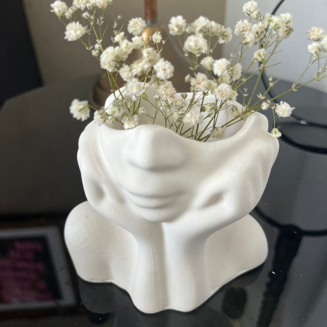 G R A C E  Vase