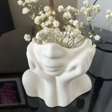 Load image into Gallery viewer, G R A C E  Vase
