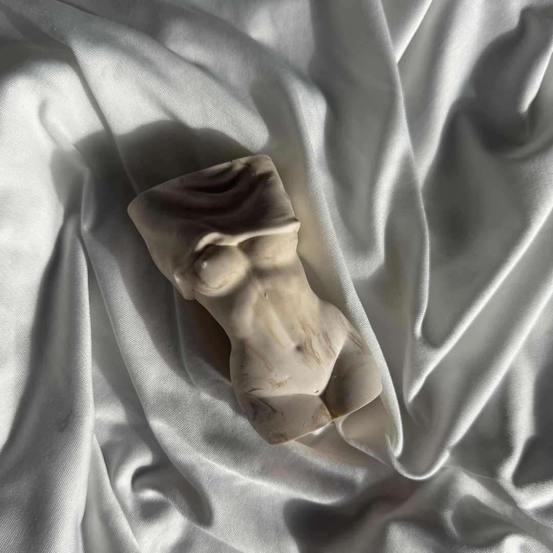 V I C T O R I A  vase Brown Marble