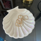 S H E L L Y Tray luminous white