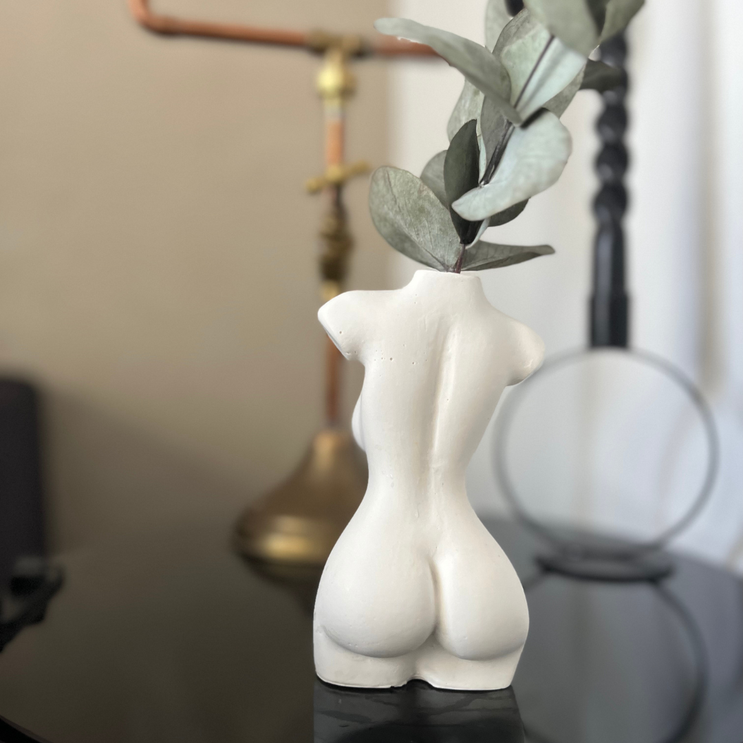 V A N E S S A Vase