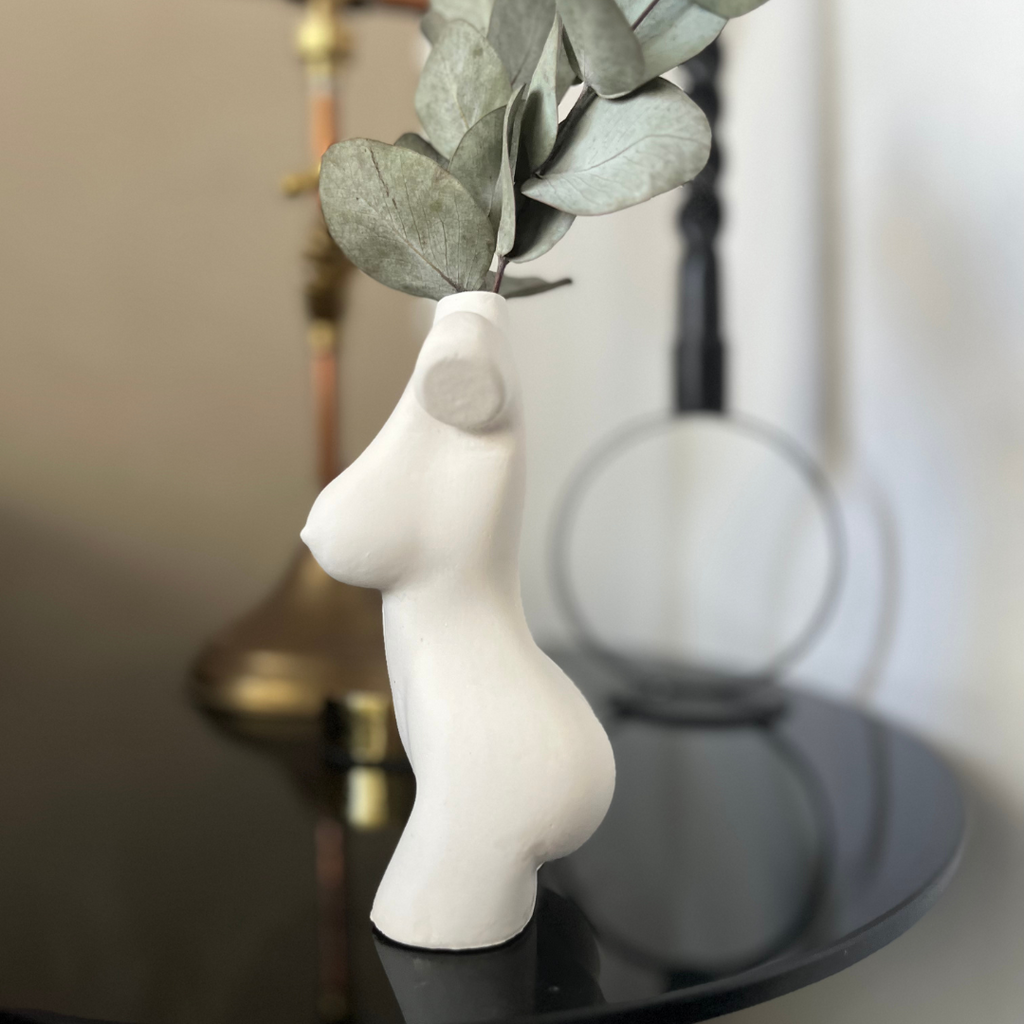 V A N E S S A Vase