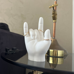 L O V E  Ring holder White