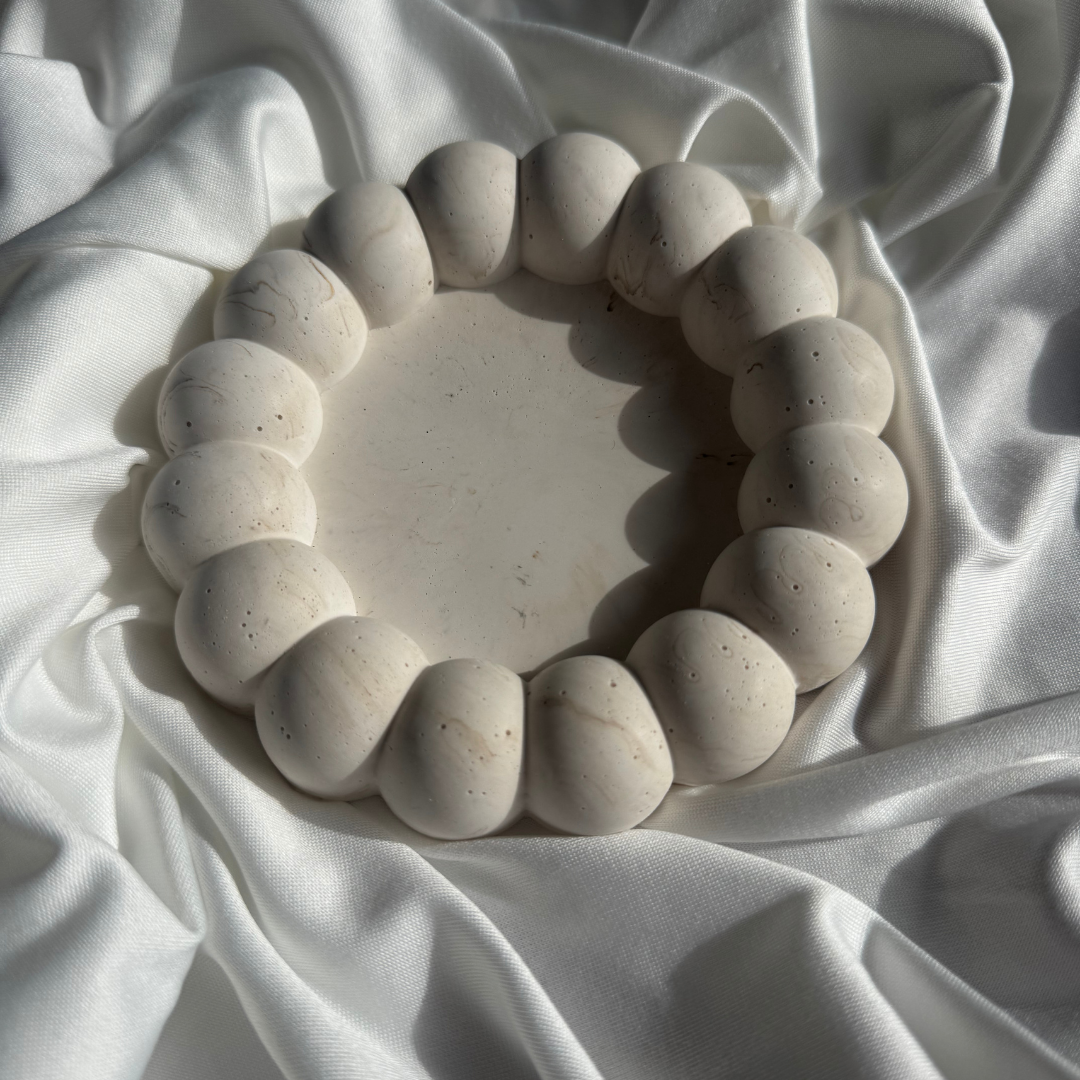 B E C C I E  Tray Beige Marble