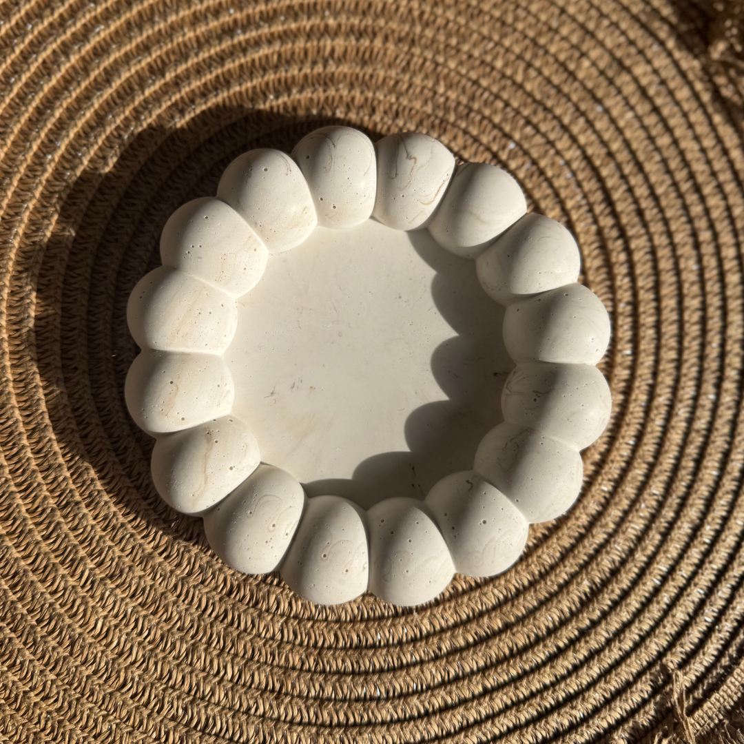 B E C C I E  Tray Beige Marble