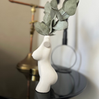 V A N E S S A Vase