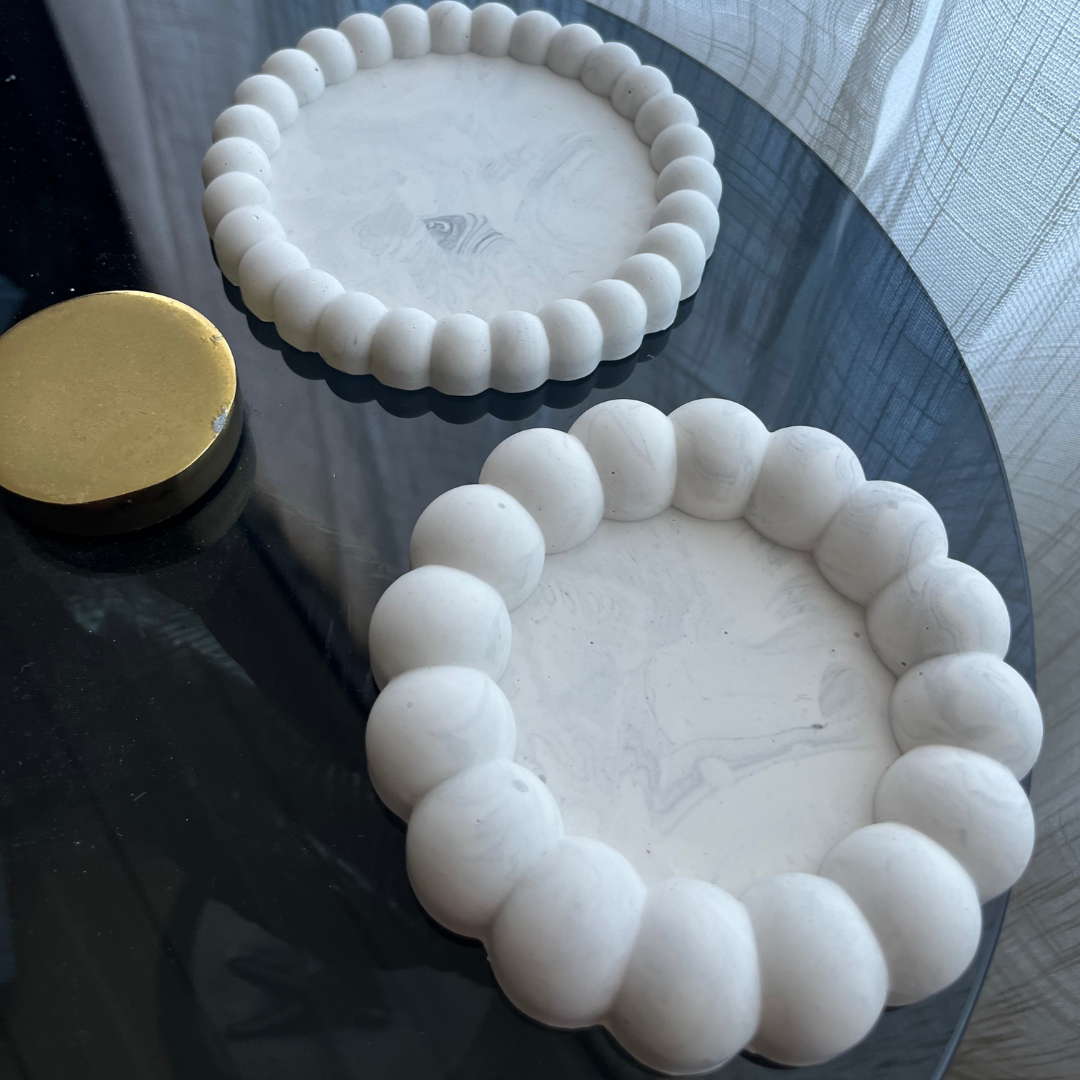 B E C C I E  Tray Marble