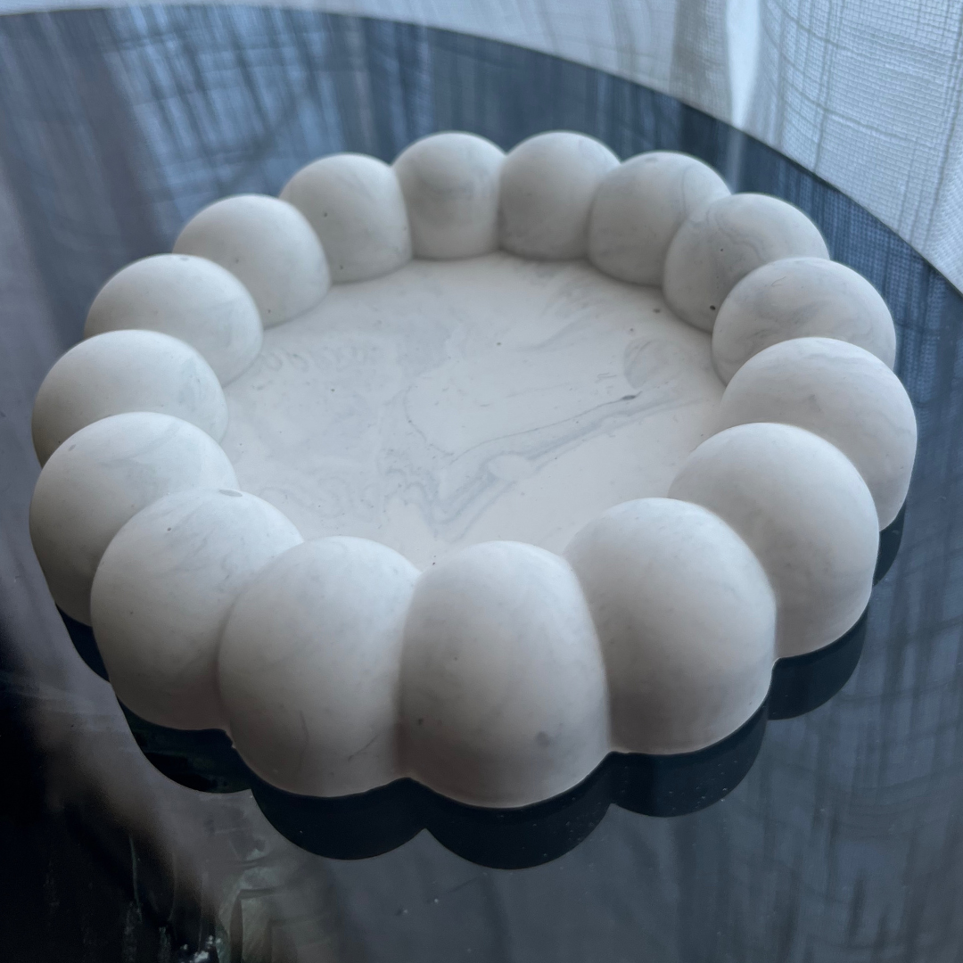 B E C C I E  Tray Marble