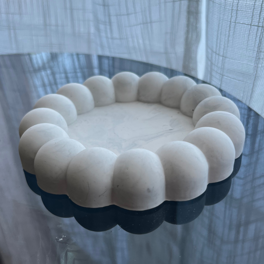 B E C C I E  Tray Marble