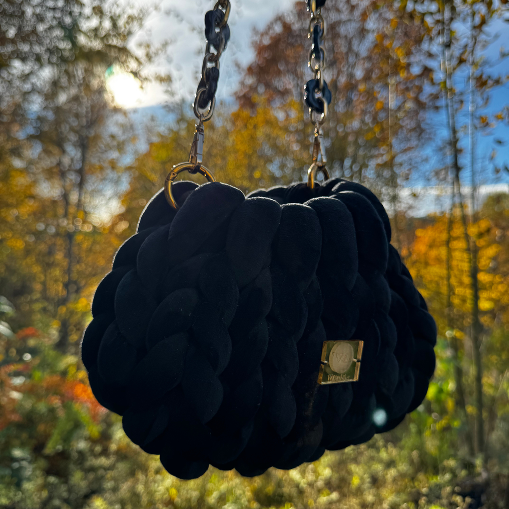 Bubble Bag Black with flower chain