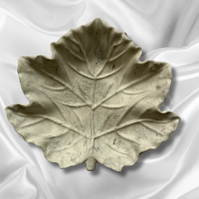 Load image into Gallery viewer, G A I A Leaf tray marble
