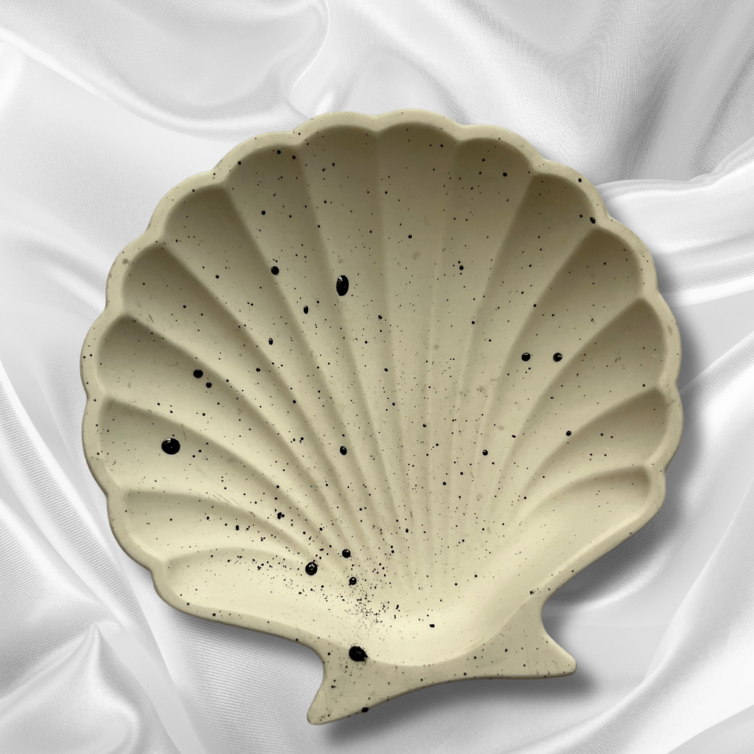 S H E L L Y Tray White with Black speckle