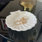S H E L L Y Tray luminous white