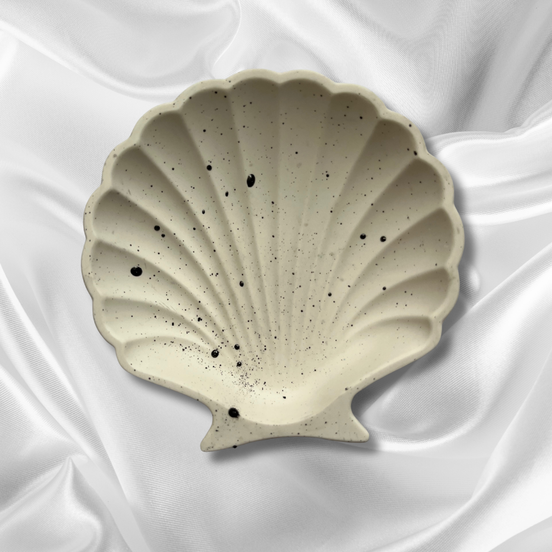 S H E L L Y Tray White with Black speckle