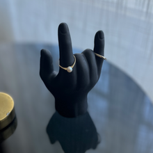 Load image into Gallery viewer, L O V E  Ring holder Black
