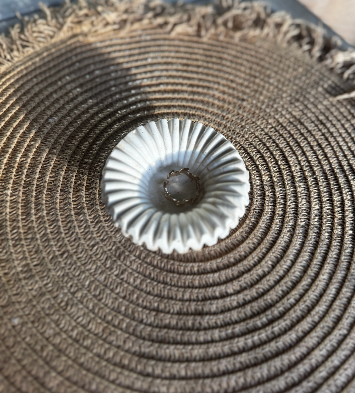 B E A Tray Beige Marble