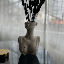 Load image into Gallery viewer, V A L E R I A Vase White and Black - Witte Art
