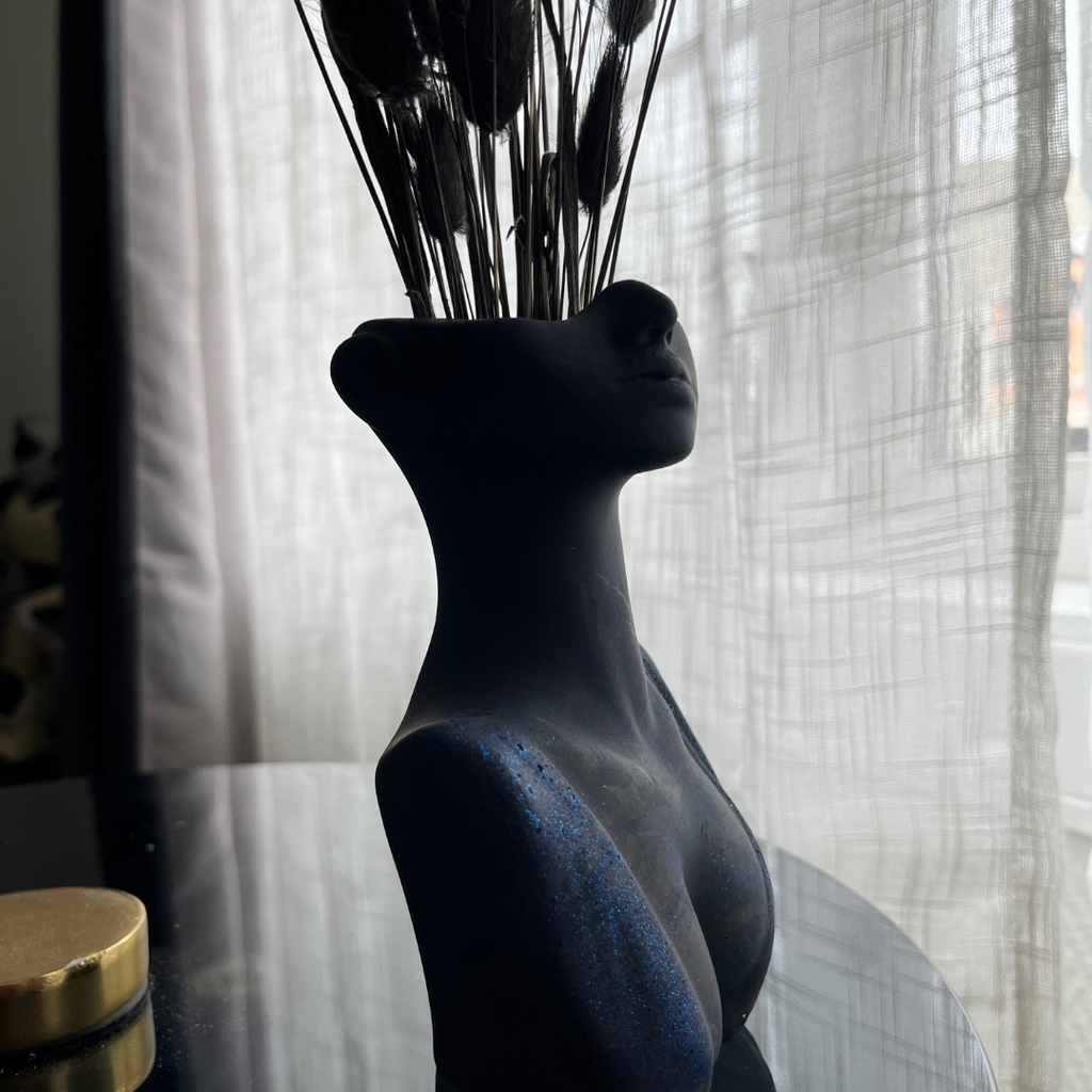 V A L E R I A Vase Black with blue glitter - Witte Art