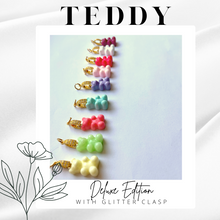 Load image into Gallery viewer, T E D D Y  gummy bear necklace Deluxe Edition Gold - Witte Art
