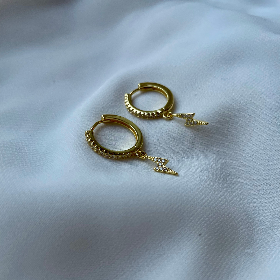E L I N A  Lightning hoop Earrings - Witte Art