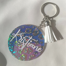 Load image into Gallery viewer, H O L L Y Holographic Leopard keyring - Witte Art
