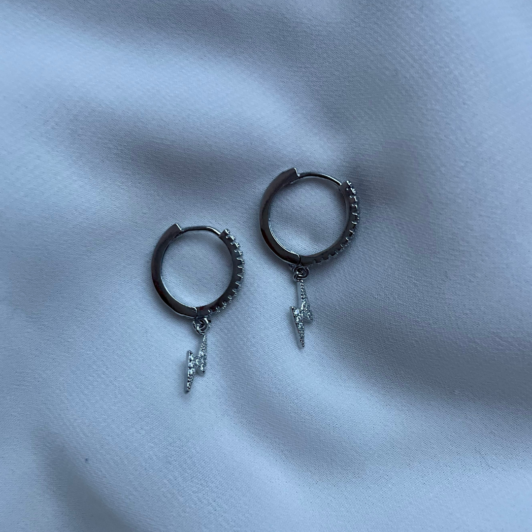 E L I N A  Lightning hoop Earrings - Witte Art