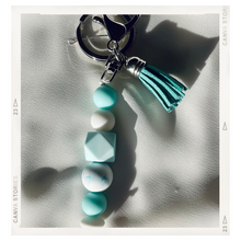 Load image into Gallery viewer, C L A S S I C Keyring - Witte Art
