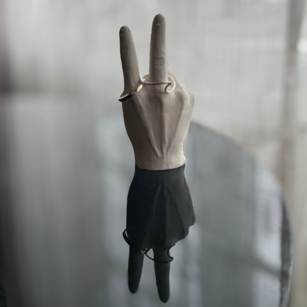 P E A C E  Ring holder White - Witte Art