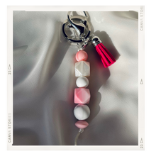 Load image into Gallery viewer, C L A S S I C Keyring - Witte Art
