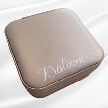 Load image into Gallery viewer, Personalized Travel jewelry box with name - Pink - Witte Art
