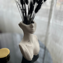 Load image into Gallery viewer, V A L E R I A Vase White and Black - Witte Art
