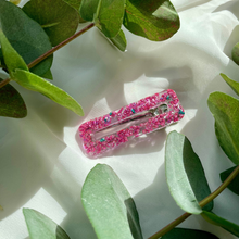 Load image into Gallery viewer, A M Y  Hair clips Cerise pink - Witte Art
