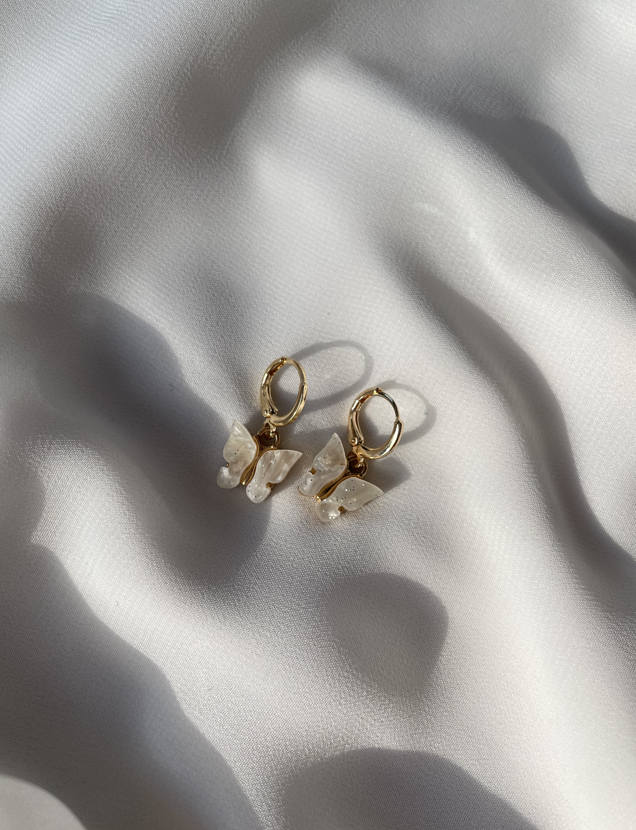 B U T T E R F L Y  Hoop earrings - Witte Art