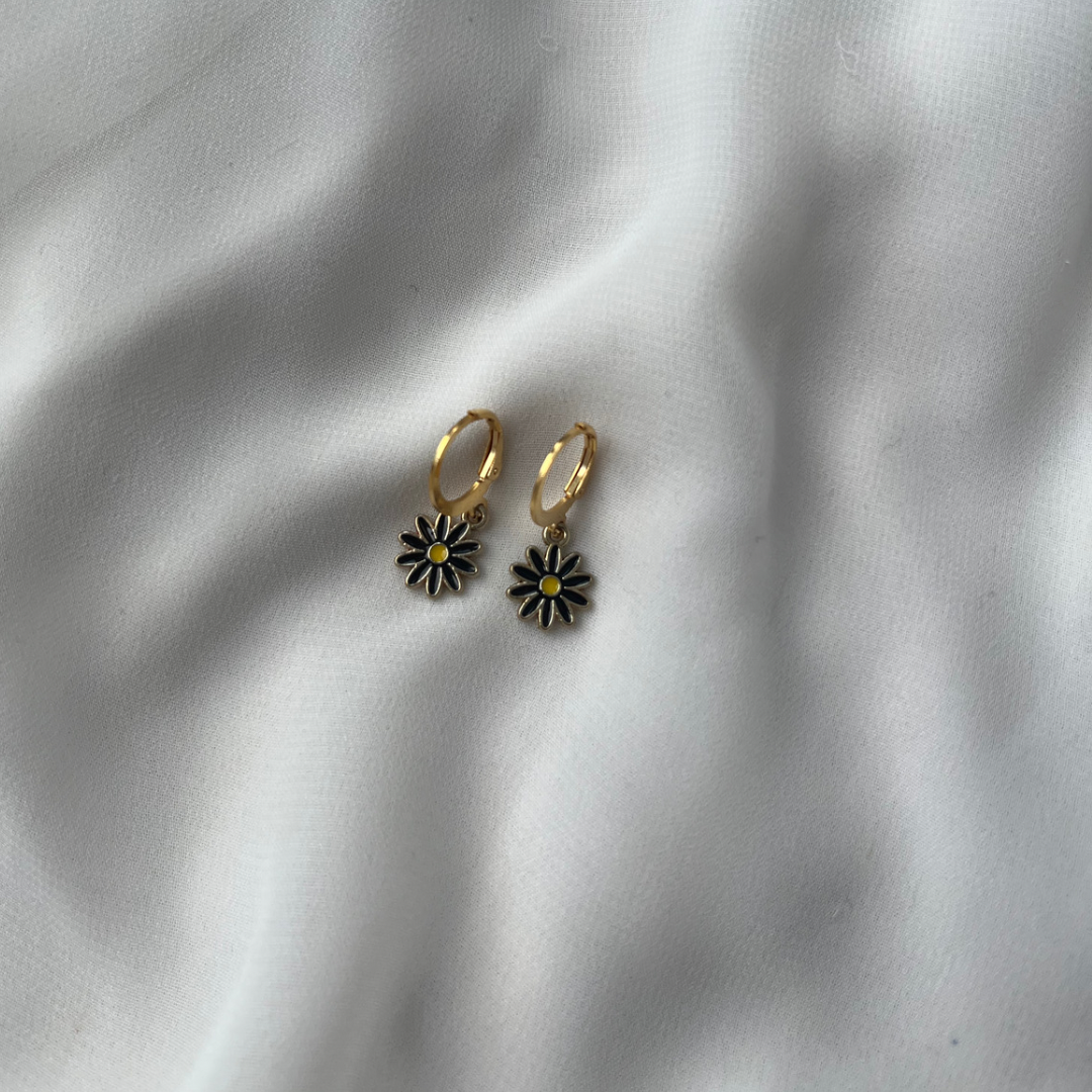 Daisy Hoop Earrings - Witte Art