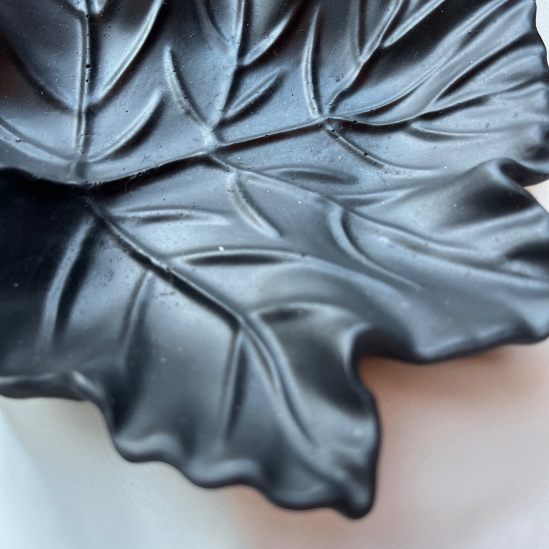 G A I A Leaf tray Black - Witte Art