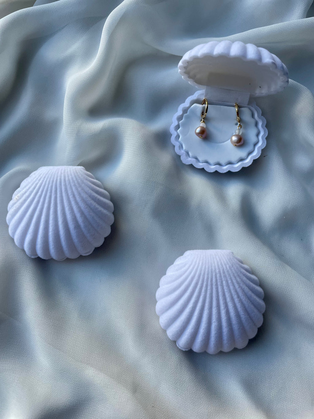 P E A R L  Hoop Earrings - Witte Art