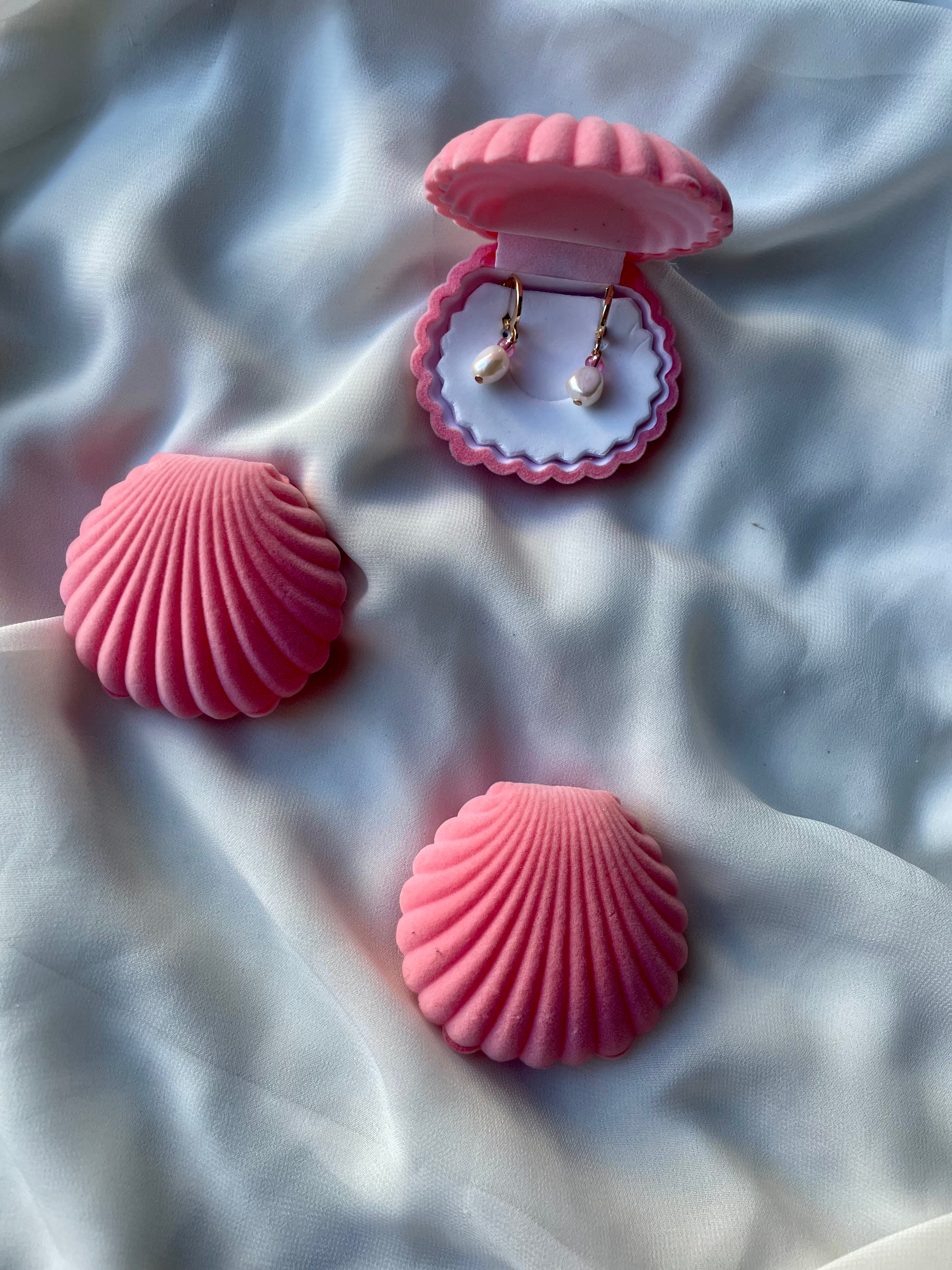 P E A R L  Hoop Earrings - Witte Art