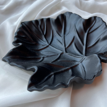 Load image into Gallery viewer, G A I A Leaf tray Black - Witte Art
